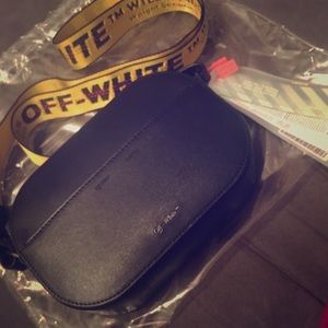 OFF WHITE SCULPTURE CAMERA BAG WITH STRAP